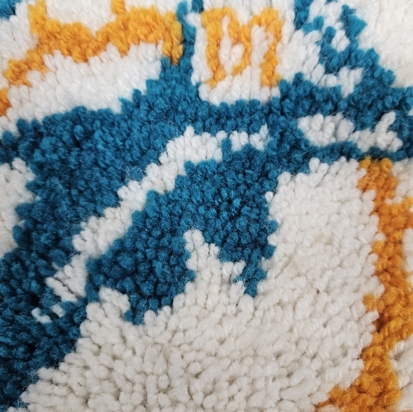 Vintage 80s Miami Dolphins NFL Latch Key Small Rug Wall Decor Pillow V35 - Picture 2 of 4